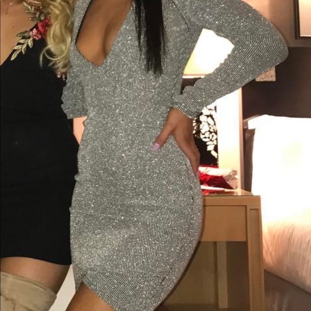 Miss guided Low cut Body con dress